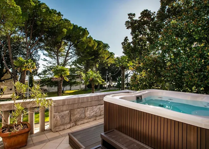 מלון Amadria Park Sveti Jakov 5*